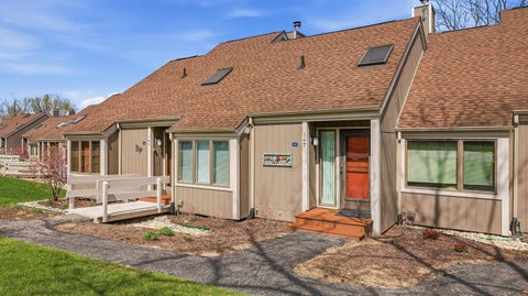 Townhouse For Sale - 147 Plum Cove Drive<br/> GALENA, IL 61036