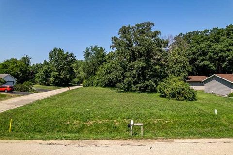 Vacant Land For Sale - 102 SE Bradford Place<br/> Boone County, POPLAR GROVE, IL 61065