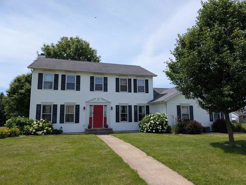 Homes For Sale - 1891 Indian Springs Court<br/> FREEPORT, IL 61032