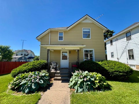 Homes For Sale - 210 W Benton Avenue<br/> STOCKTON, IL 61085