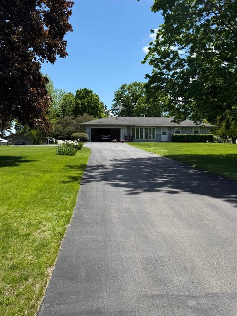 Homes For Sale - 7066 Stephens Road<br/> Winnebago County, ROCKTON, IL 61072