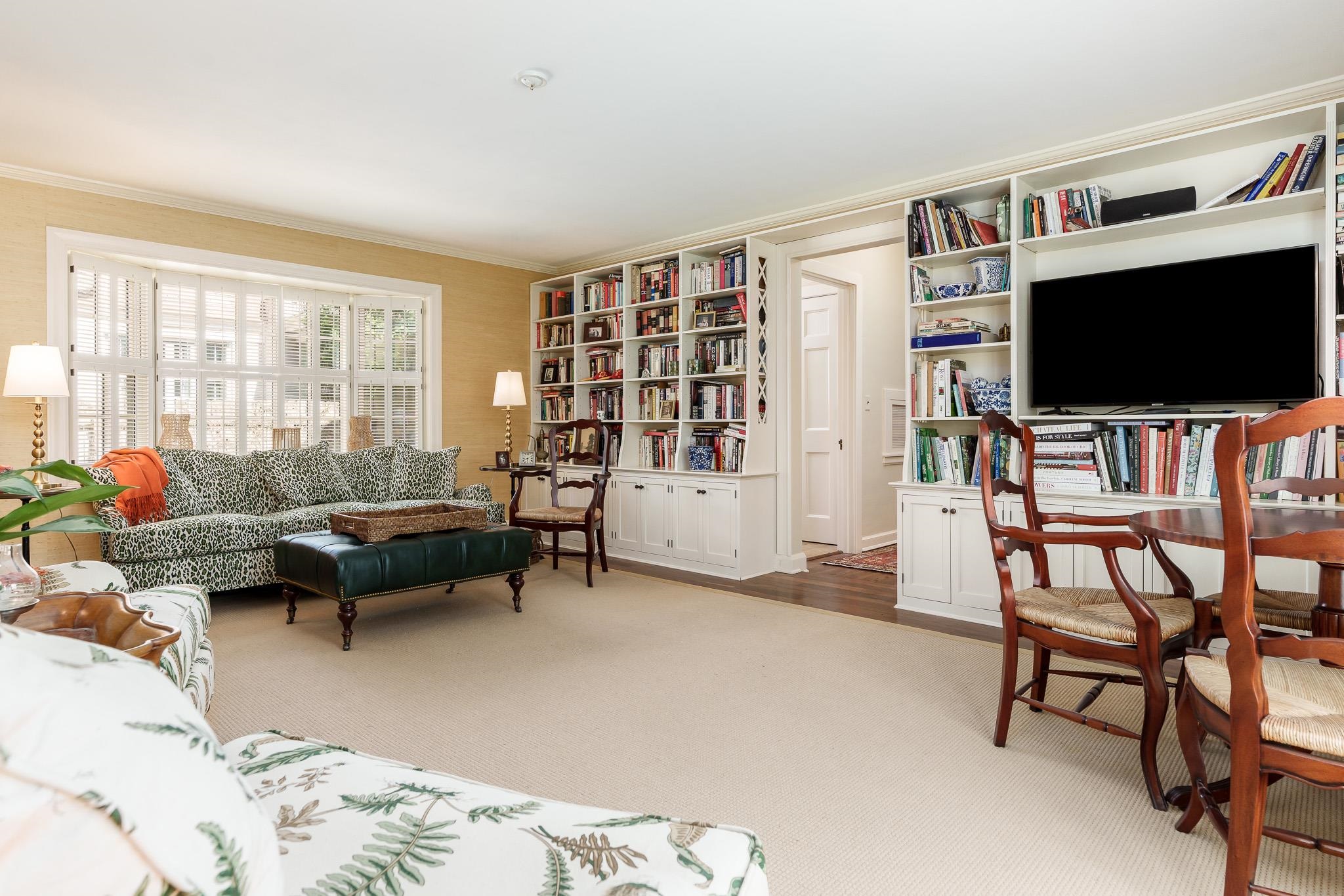 Rockford, Illinois 61103, United States, 4 Bedrooms Bedrooms, ,4 BathroomsBathrooms,Residential,Pending,118211