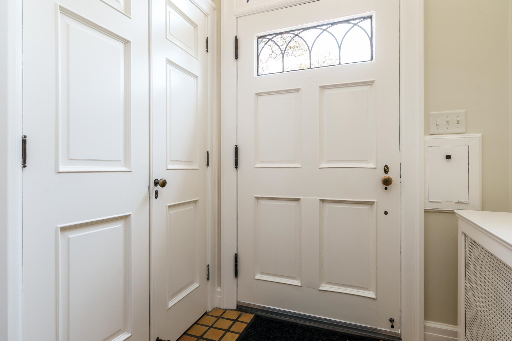 Rockford, Illinois 61103, United States, 4 Bedrooms Bedrooms, ,4 BathroomsBathrooms,Residential,Pending,118211