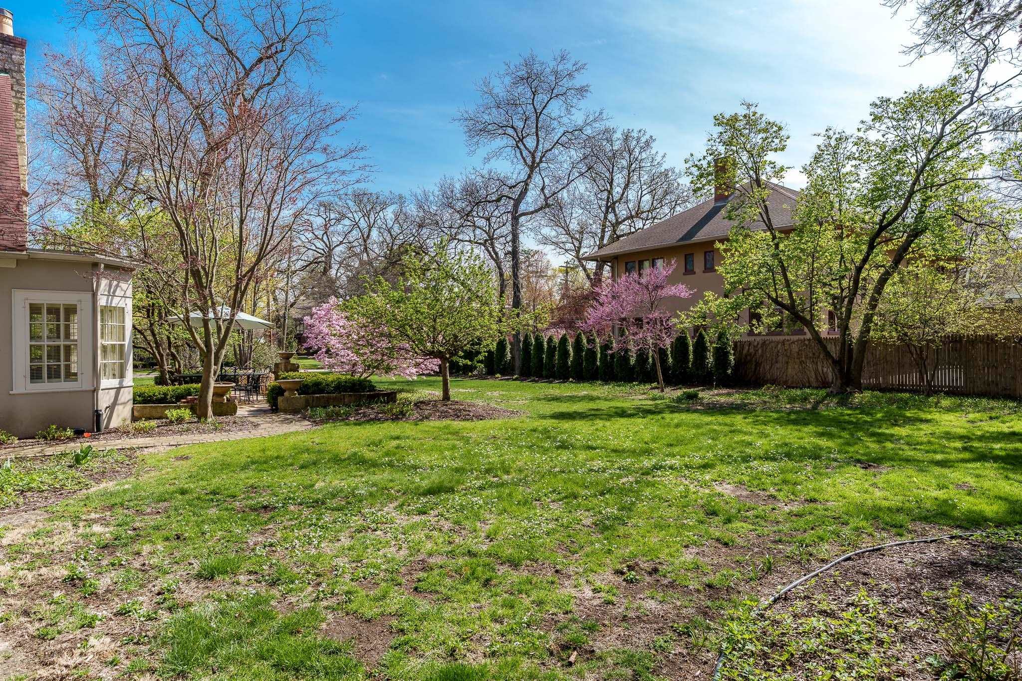 Rockford, Illinois 61103, United States, 4 Bedrooms Bedrooms, ,4 BathroomsBathrooms,Residential,Pending,118211