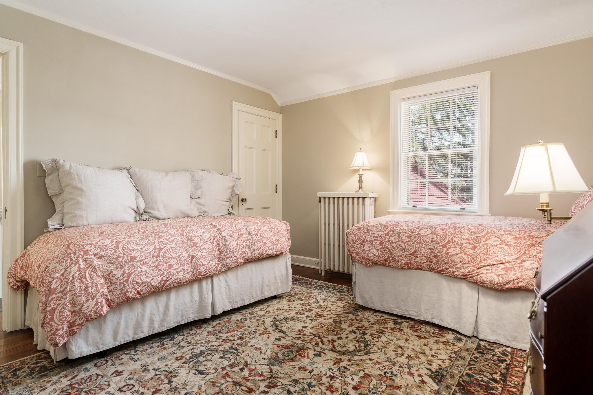 Rockford, Illinois 61103, United States, 4 Bedrooms Bedrooms, ,4 BathroomsBathrooms,Residential,Pending,118211