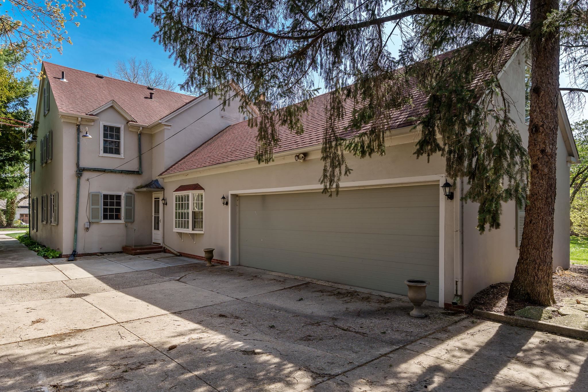 Rockford, Illinois 61103, United States, 4 Bedrooms Bedrooms, ,4 BathroomsBathrooms,Residential,Pending,118211