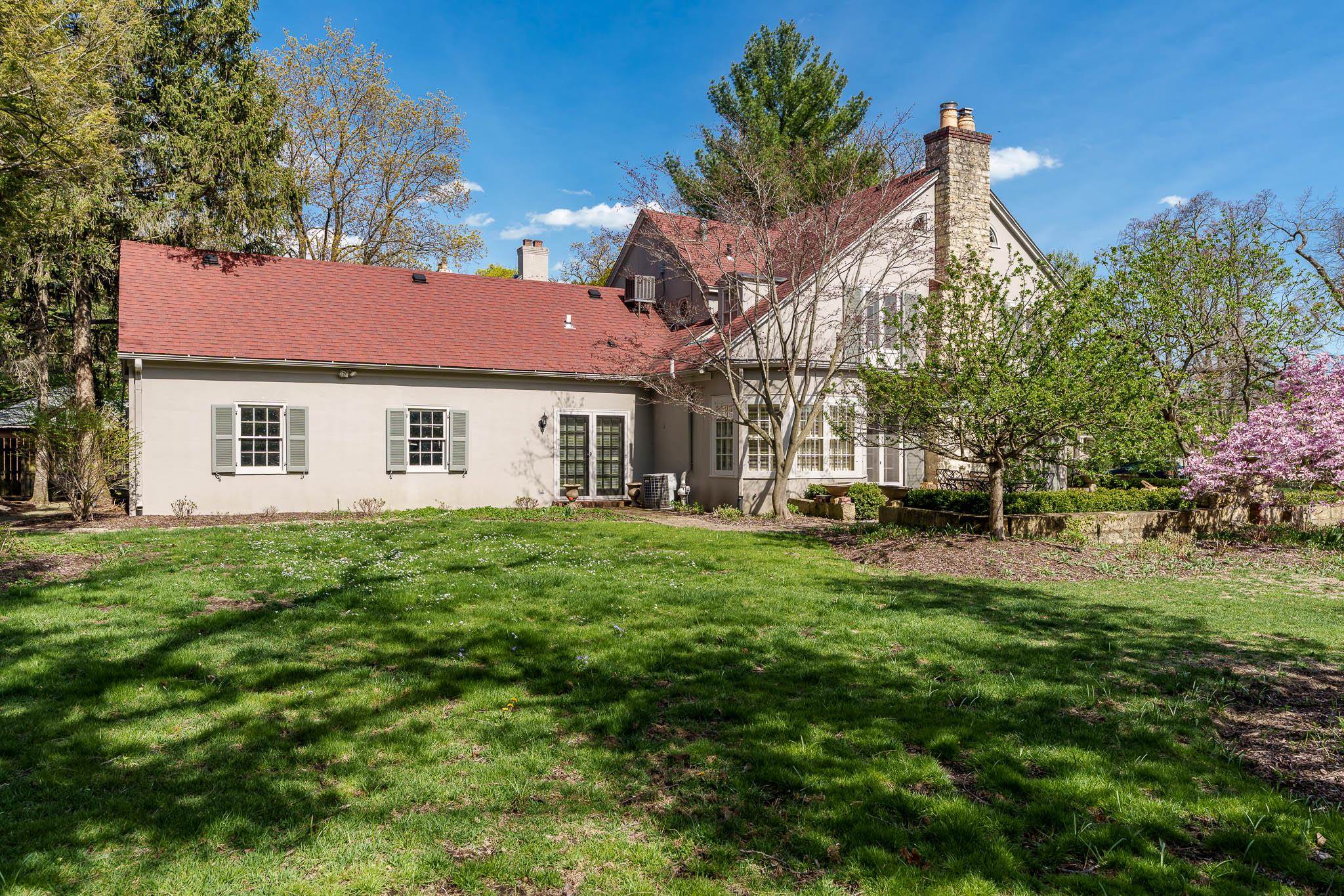 Rockford, Illinois 61103, United States, 4 Bedrooms Bedrooms, ,4 BathroomsBathrooms,Residential,Pending,118211