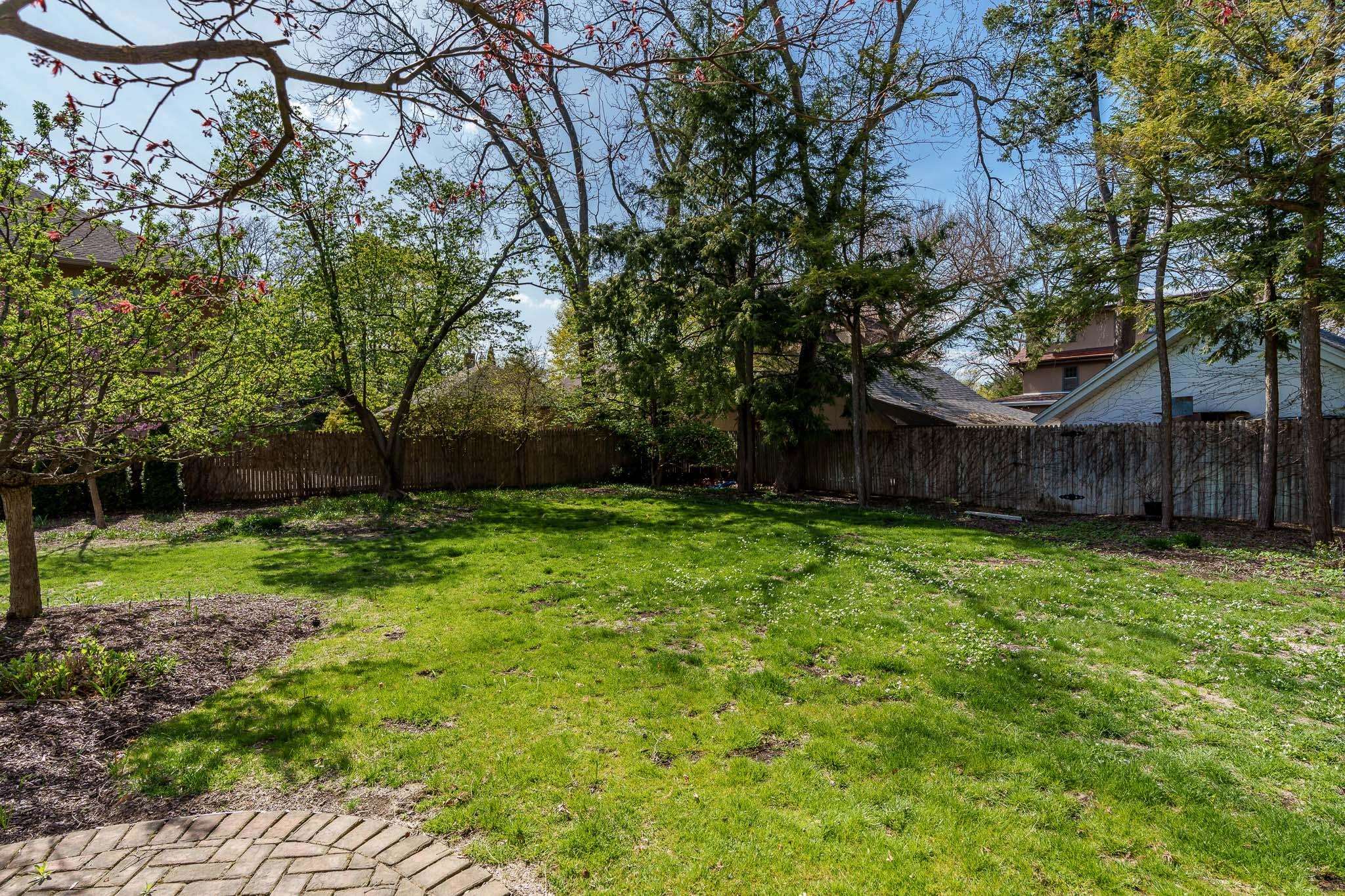 Rockford, Illinois 61103, United States, 4 Bedrooms Bedrooms, ,4 BathroomsBathrooms,Residential,Pending,118211