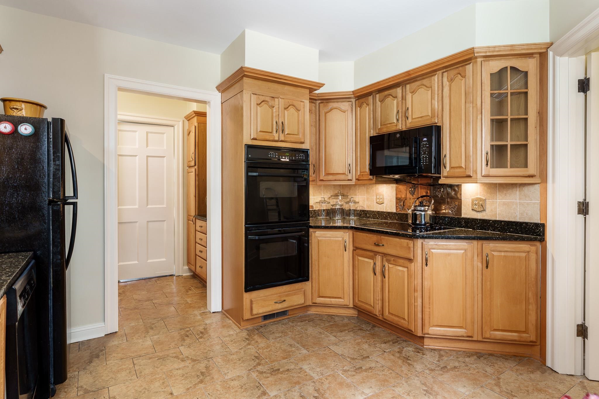 Rockford, Illinois 61103, United States, 4 Bedrooms Bedrooms, ,4 BathroomsBathrooms,Residential,Pending,118211