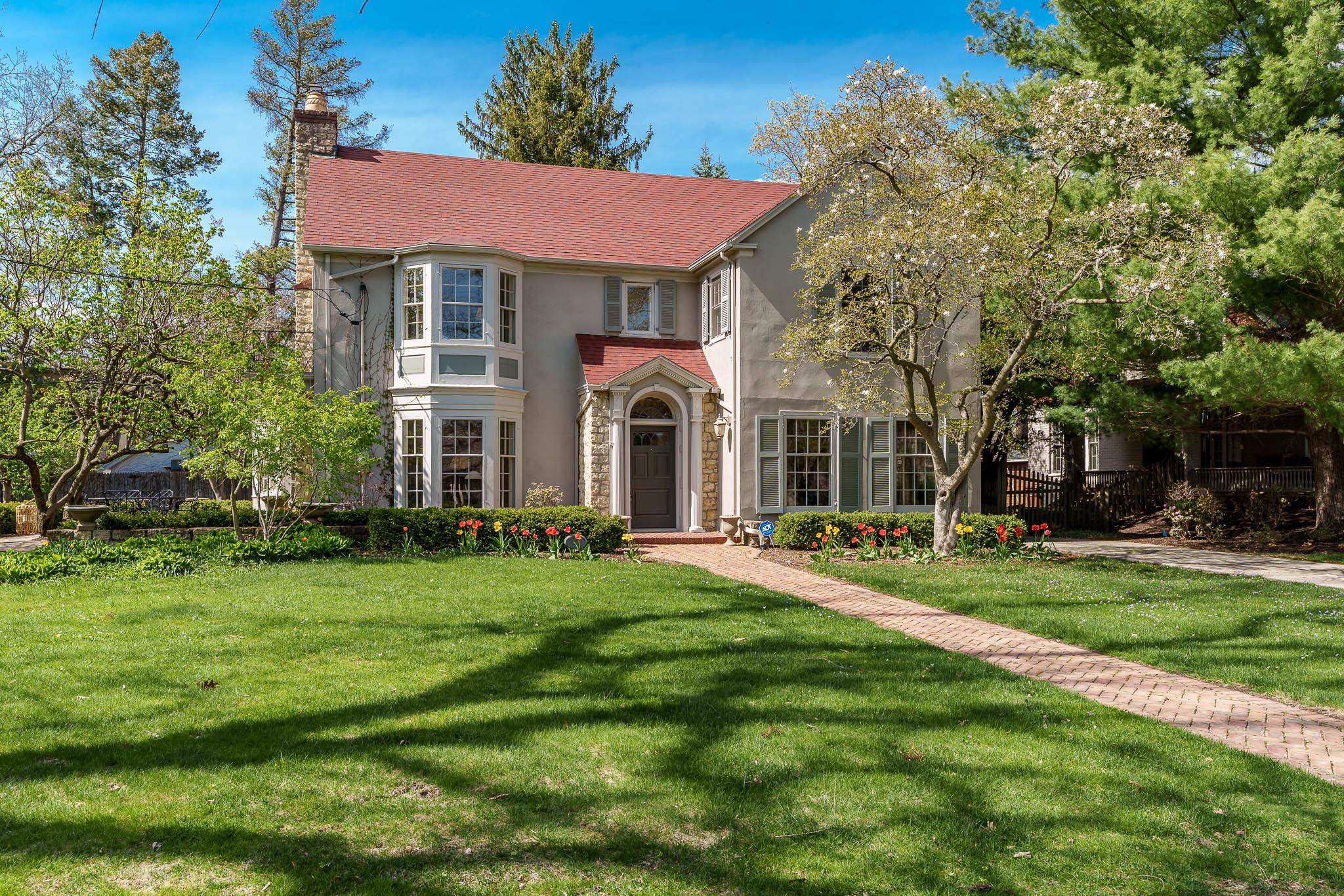 Rockford, Illinois 61103, United States, 4 Bedrooms Bedrooms, ,4 BathroomsBathrooms,Residential,Pending,118211