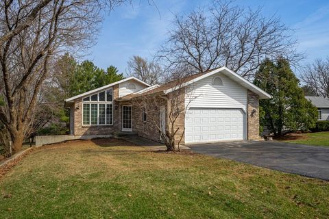 Homes For Sale - 2354 Butternut Bend<br/> Winnebago County, LAKE SUMMERSET, IL 61019