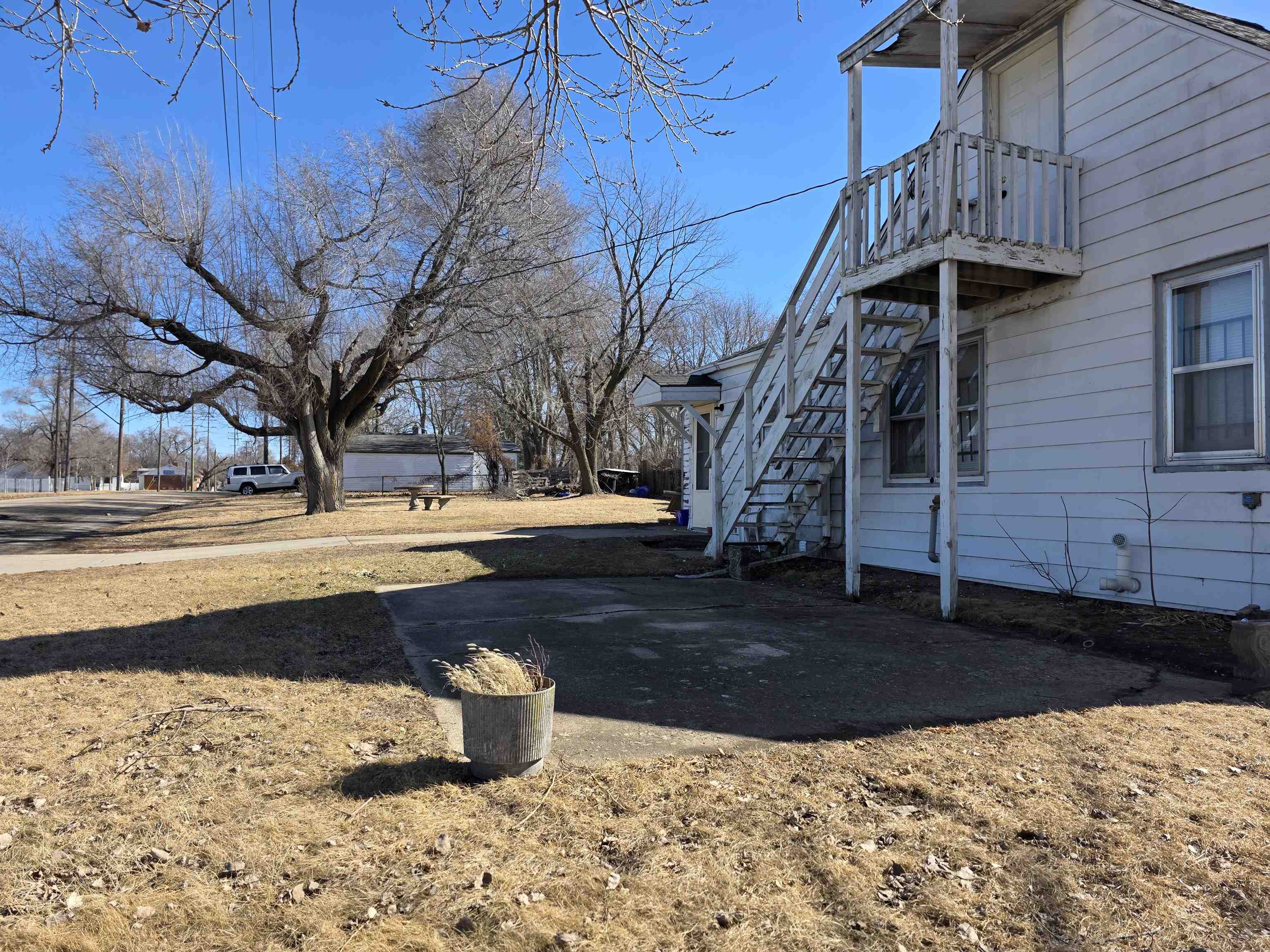 2802 8th St - Photo 2