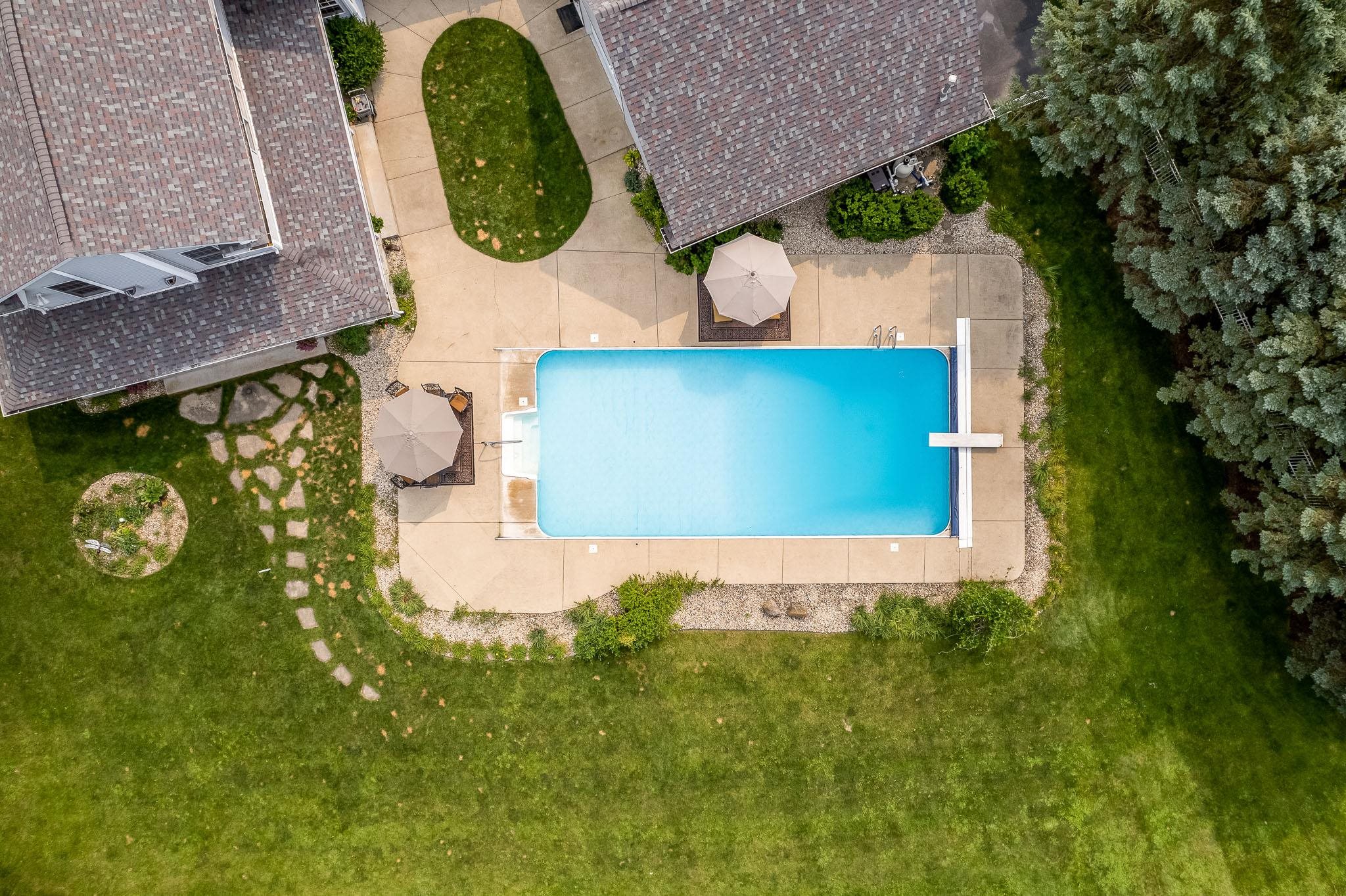 Roscoe, Illinois 61073, United States, 4 Bedrooms Bedrooms, ,4 BathroomsBathrooms,Residential,Pending,20727