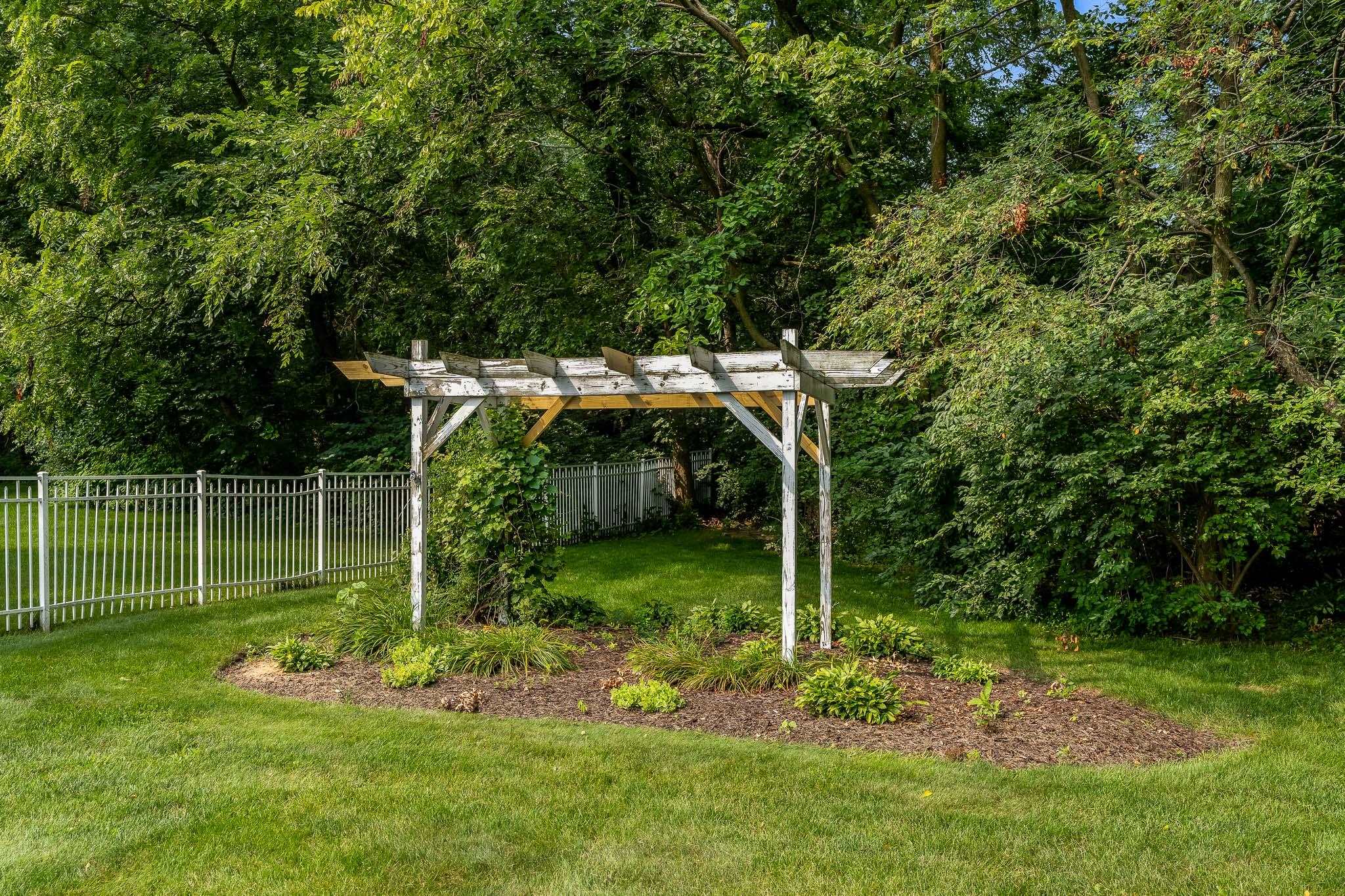 Roscoe, Illinois 61073, United States, 4 Bedrooms Bedrooms, ,4 BathroomsBathrooms,Residential,Pending,20727