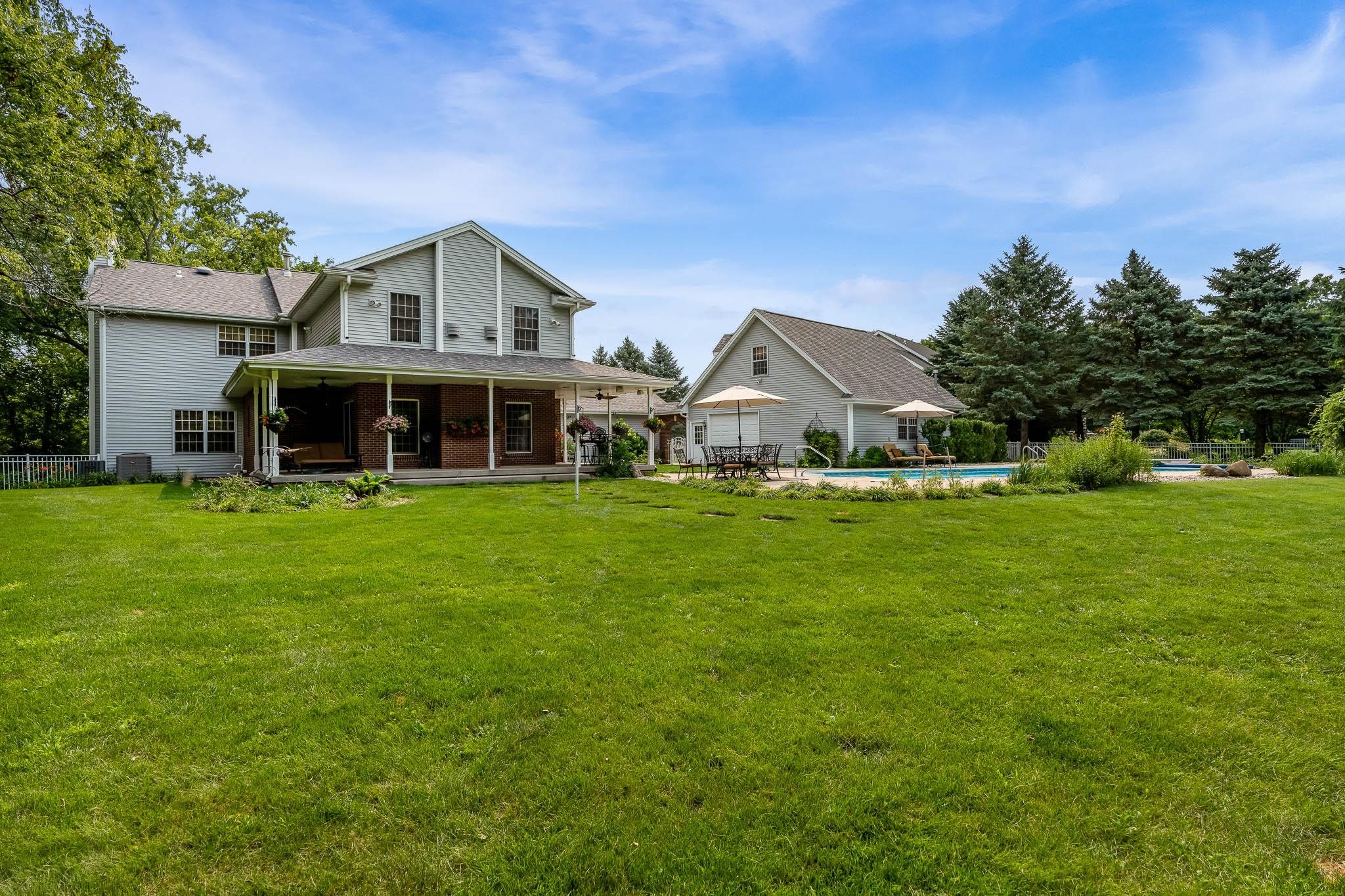 Roscoe, Illinois 61073, United States, 4 Bedrooms Bedrooms, ,4 BathroomsBathrooms,Residential,Pending,20727