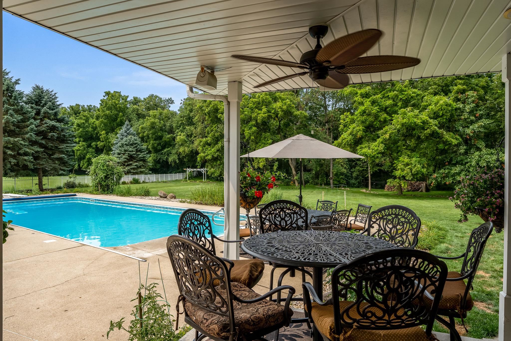 Roscoe, Illinois 61073, United States, 4 Bedrooms Bedrooms, ,4 BathroomsBathrooms,Residential,Pending,20727