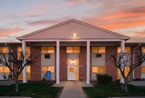 Townhouse For Sale - 706 Marilyn Unit 107 Avenue<br/> GLENDALE HEIGHTS, IL 60139