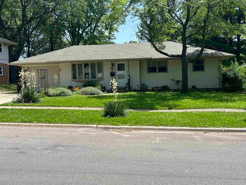 Homes For Sale - 3931 Seward Avenue<br/> ROCKFORD, IL 61108