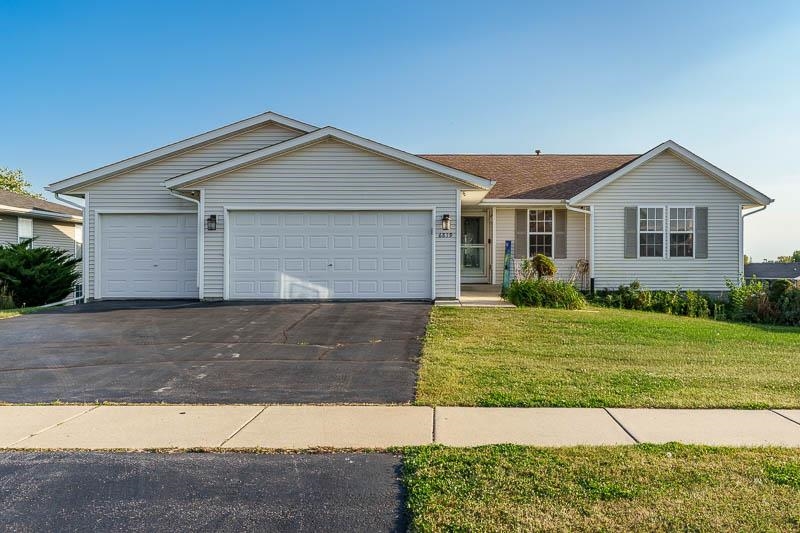 Loves Park, Illinois 61111, United States, 4 Bedrooms Bedrooms, ,4 BathroomsBathrooms,Residential,Active,213441