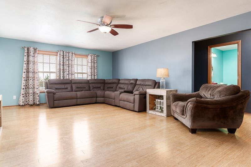 Loves Park, Illinois 61111, United States, 4 Bedrooms Bedrooms, ,4 BathroomsBathrooms,Residential,Active,213441