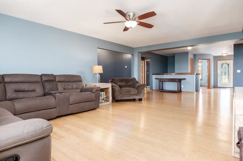 Loves Park, Illinois 61111, United States, 4 Bedrooms Bedrooms, ,4 BathroomsBathrooms,Residential,Active,213441