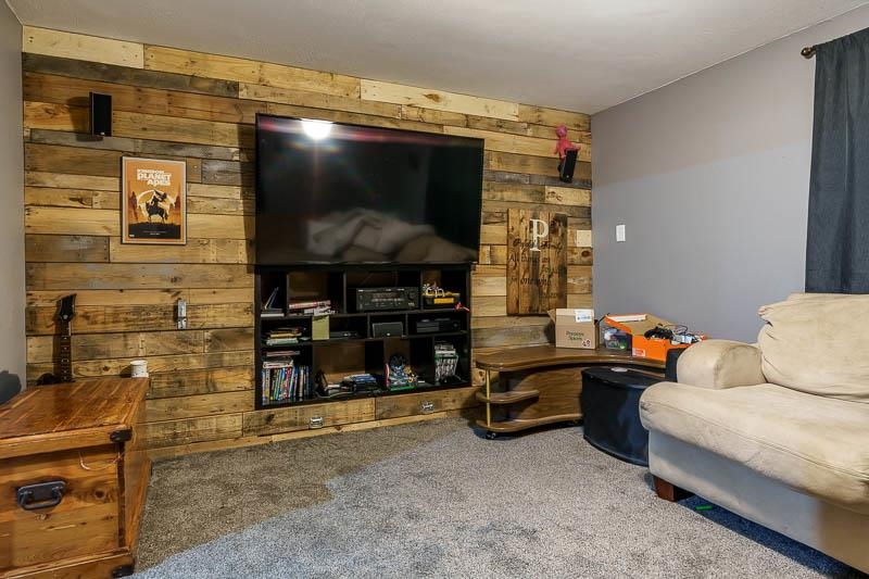 Loves Park, Illinois 61111, United States, 4 Bedrooms Bedrooms, ,4 BathroomsBathrooms,Residential,Active,213441