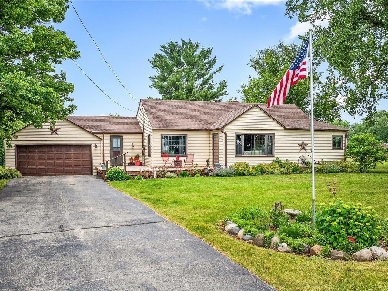Photo 1 of 59 — 3168 Rotary Road, ROCKFORD, IL 61109