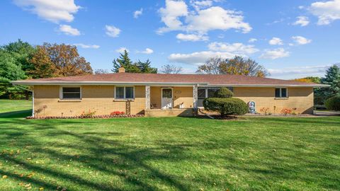 Homes For Sale - 5588 35th Street<br/> Winnebago County, ROCKFORD, IL 61109