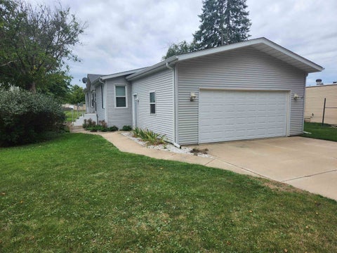 Mobile Home For Sale - 411 Spruce Drive<br/> BELVIDERE, IL 61008