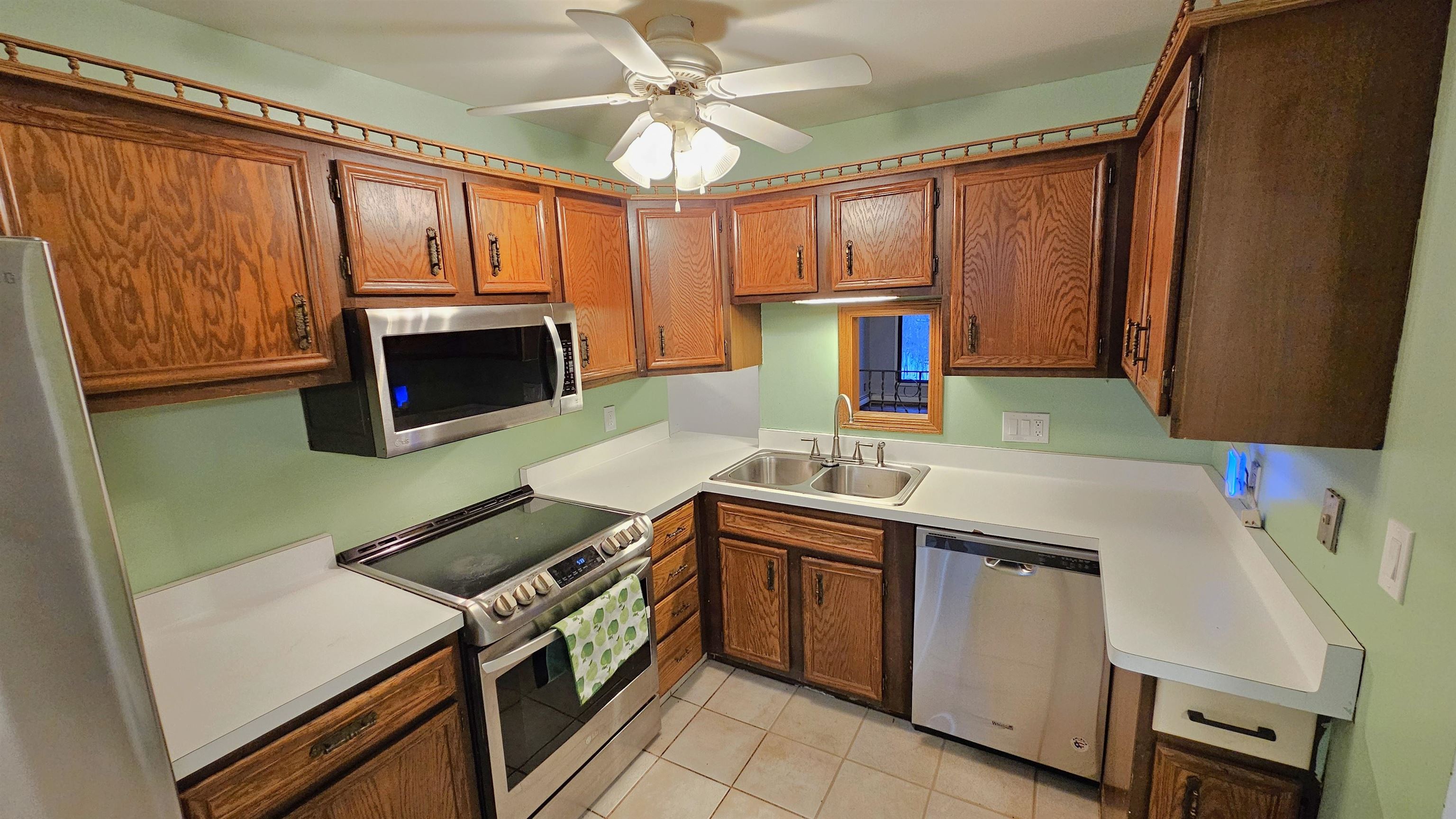 Rockford, Illinois 61114, United States, 2 Bedrooms Bedrooms, ,2 BathroomsBathrooms,Residential,Active,250735