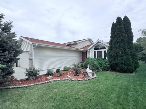 Homes For Sale - 940 S Trainer Road<br/> ROCKFORD, IL 61108