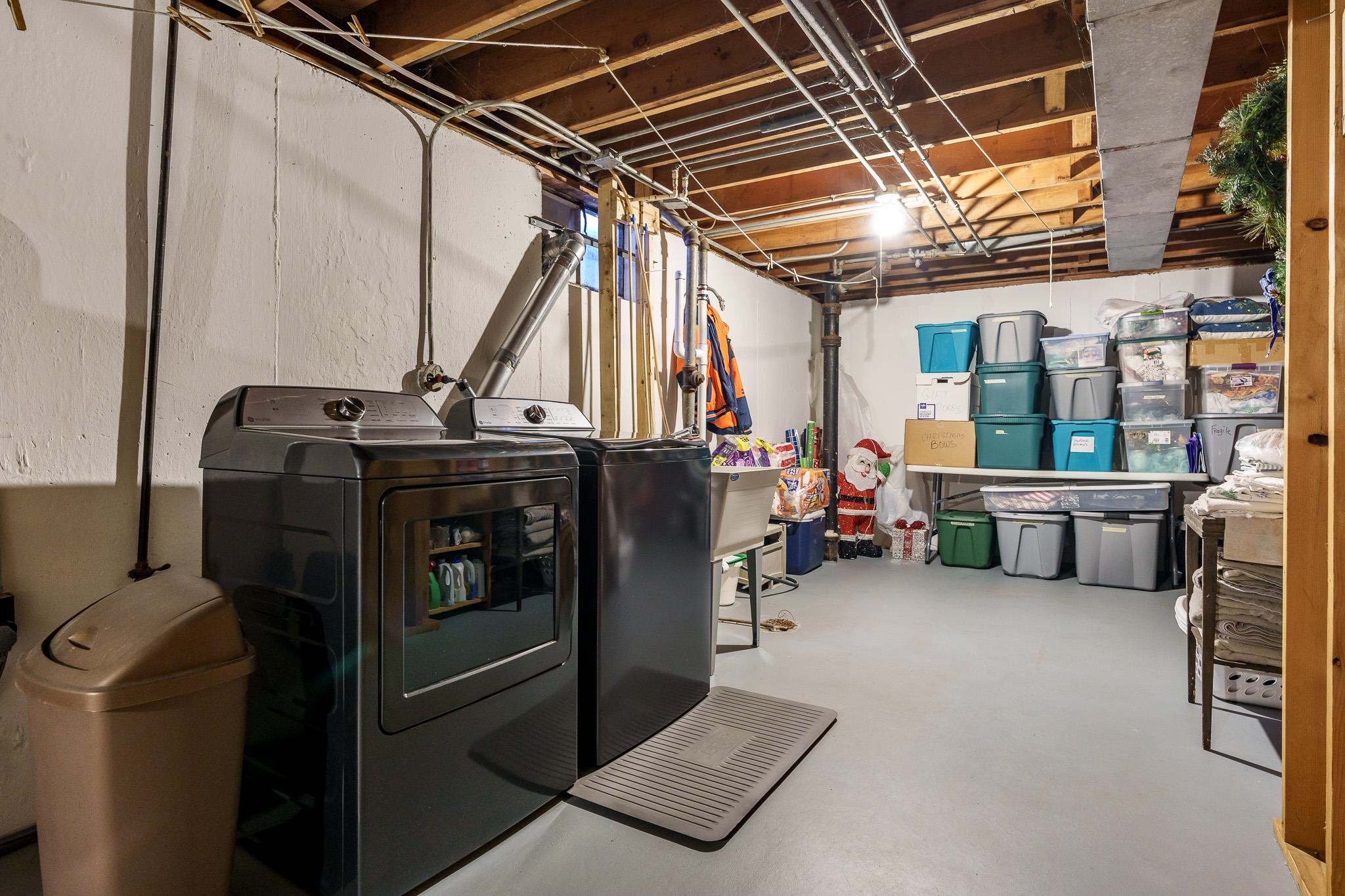 Rockford, Illinois 61107, United States, 3 Bedrooms Bedrooms, ,2 BathroomsBathrooms,Residential,Pending,12729