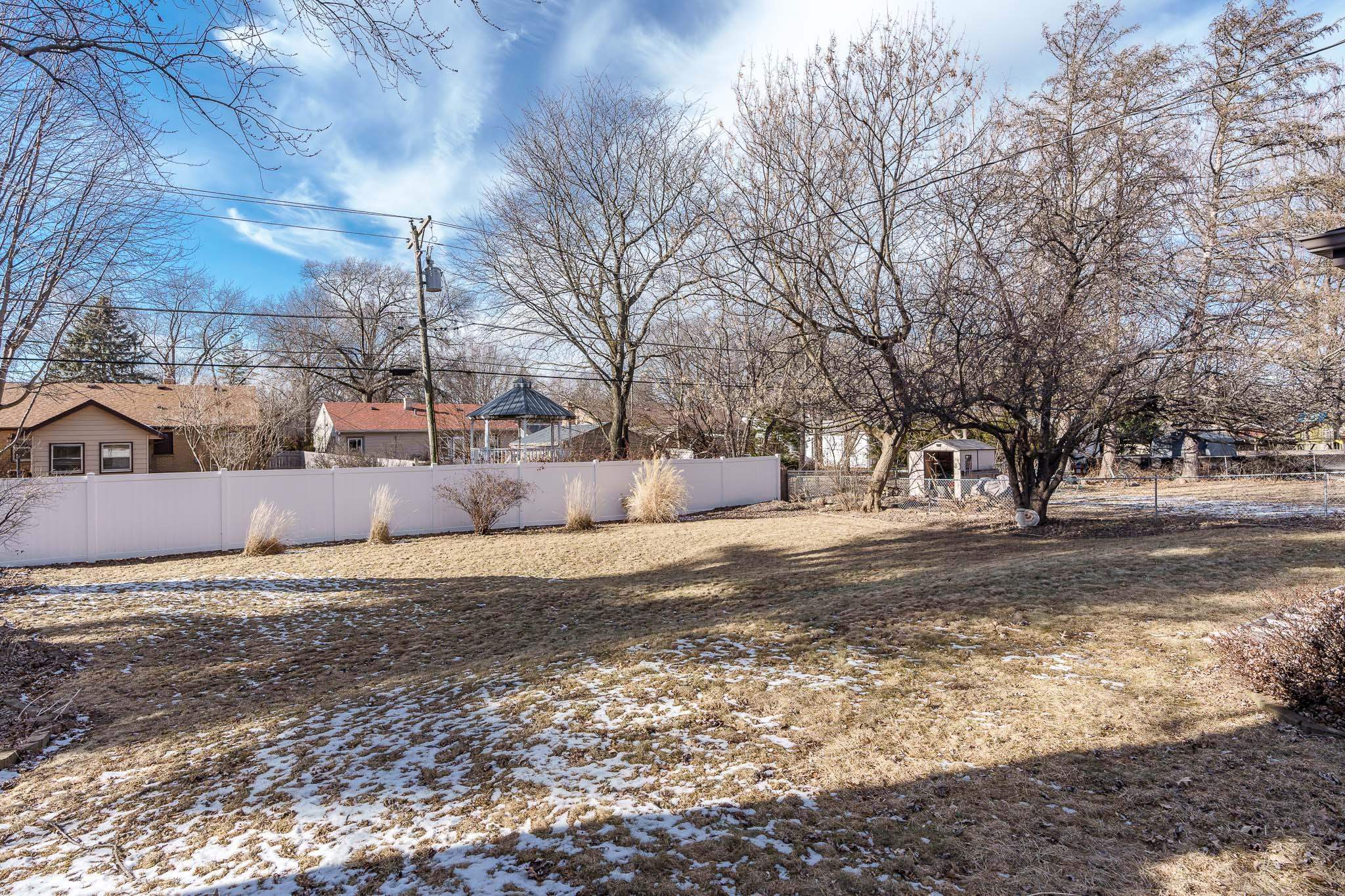 Rockford, Illinois 61107, United States, 3 Bedrooms Bedrooms, ,2 BathroomsBathrooms,Residential,Pending,12729