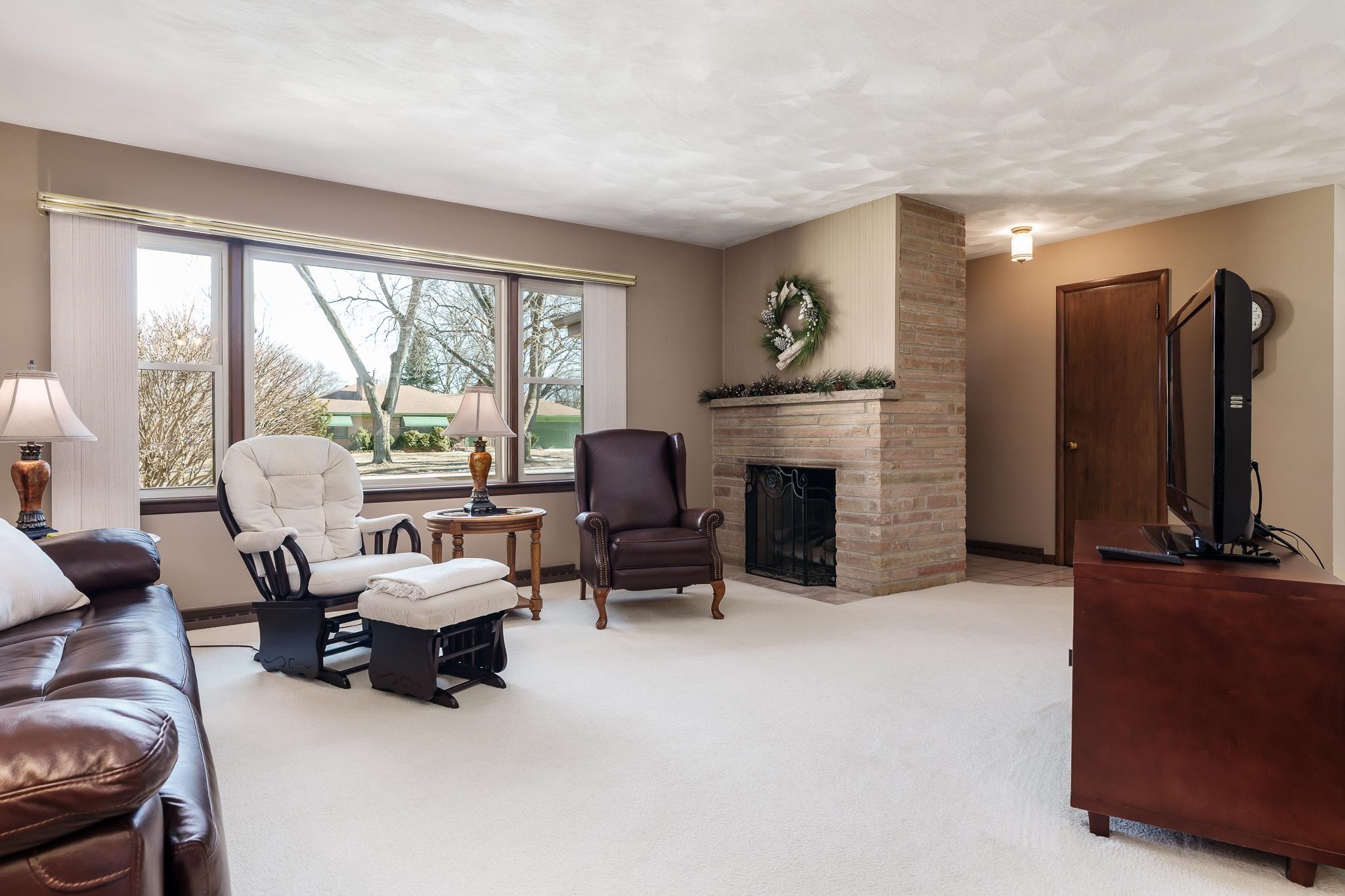 Rockford, Illinois 61107, United States, 3 Bedrooms Bedrooms, ,2 BathroomsBathrooms,Residential,Pending,12729