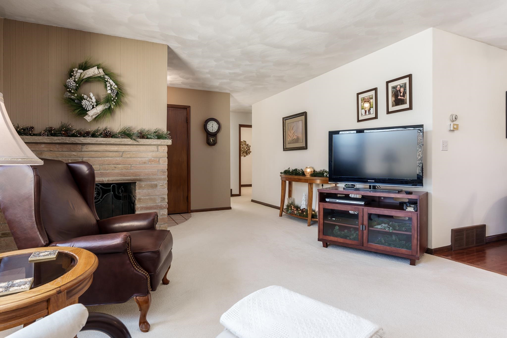 Rockford, Illinois 61107, United States, 3 Bedrooms Bedrooms, ,2 BathroomsBathrooms,Residential,Pending,12729