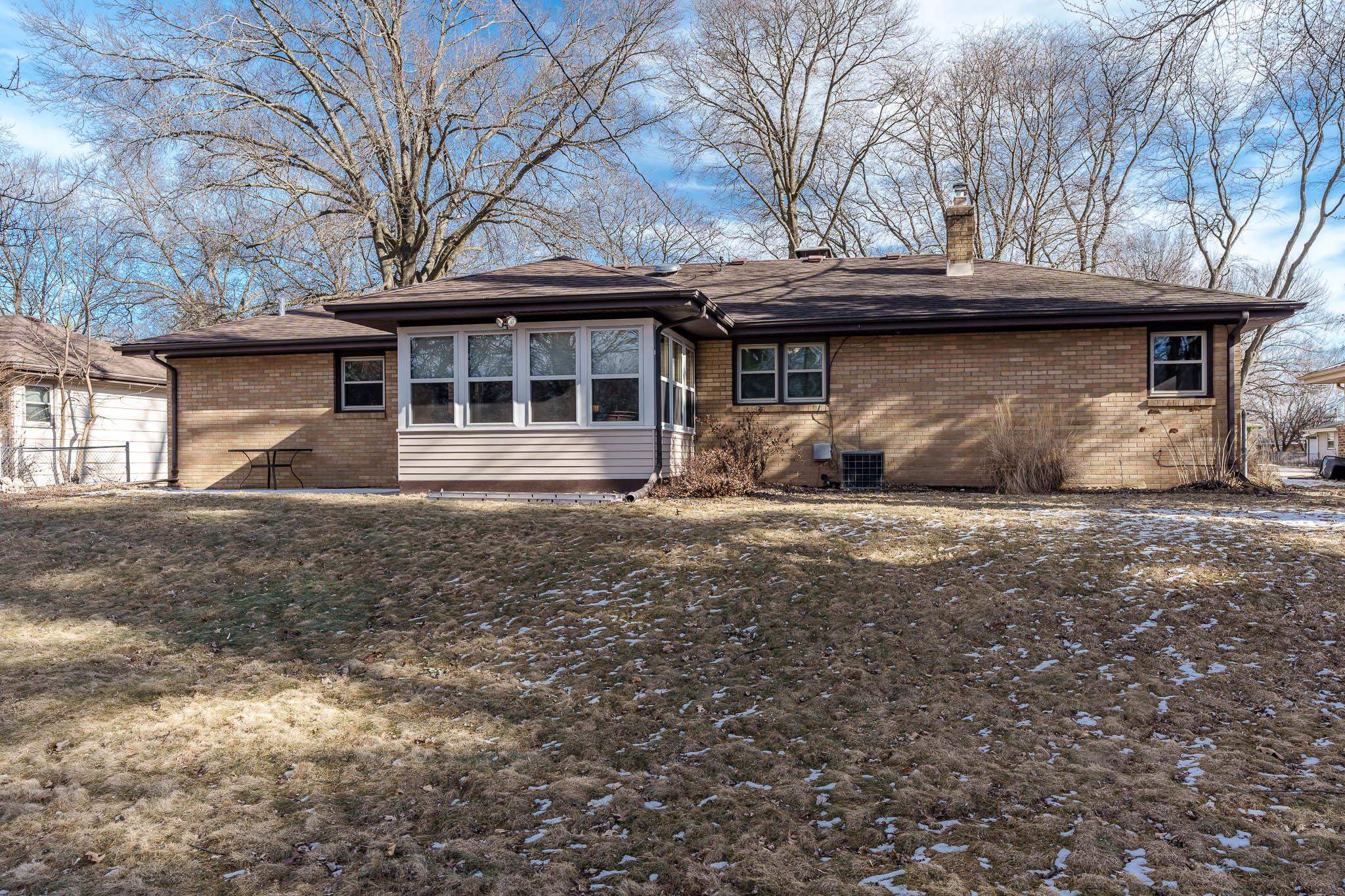 Rockford, Illinois 61107, United States, 3 Bedrooms Bedrooms, ,2 BathroomsBathrooms,Residential,Pending,12729