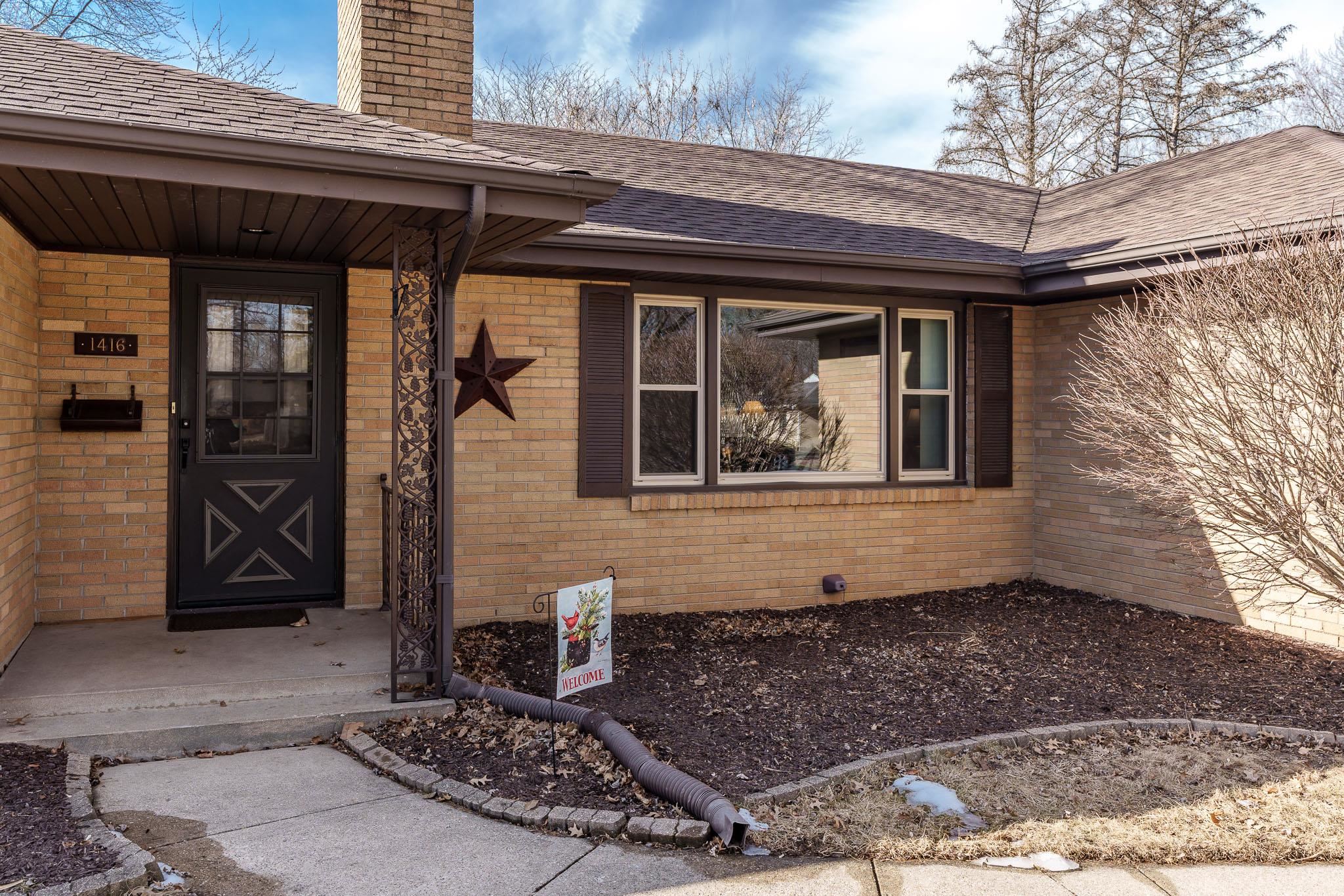 Rockford, Illinois 61107, United States, 3 Bedrooms Bedrooms, ,2 BathroomsBathrooms,Residential,Pending,12729