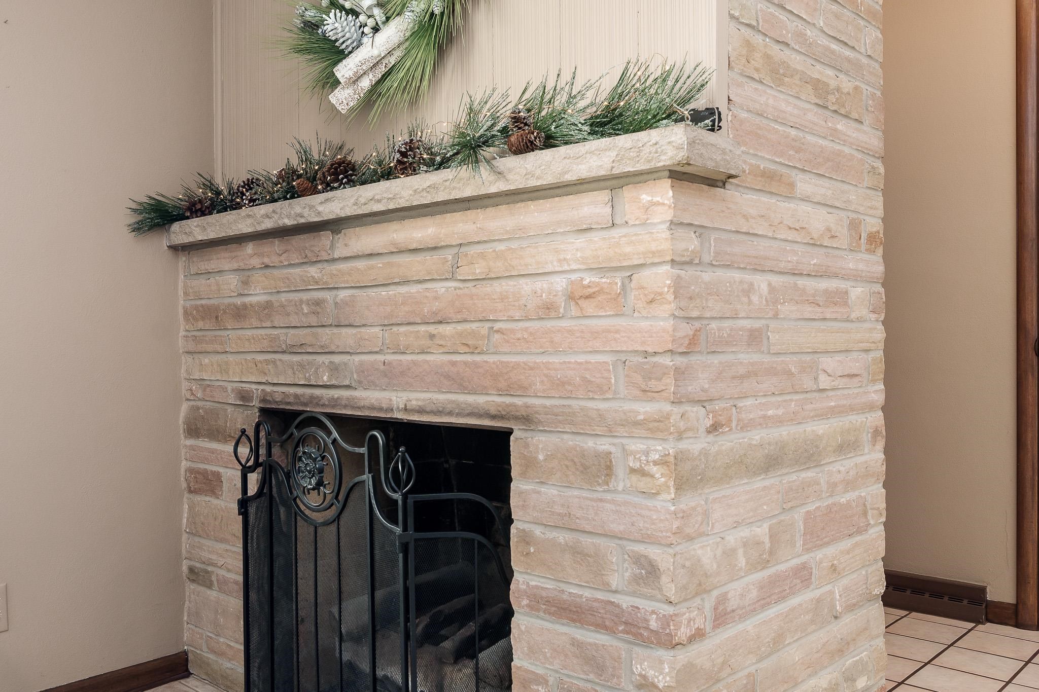 Rockford, Illinois 61107, United States, 3 Bedrooms Bedrooms, ,2 BathroomsBathrooms,Residential,Pending,12729