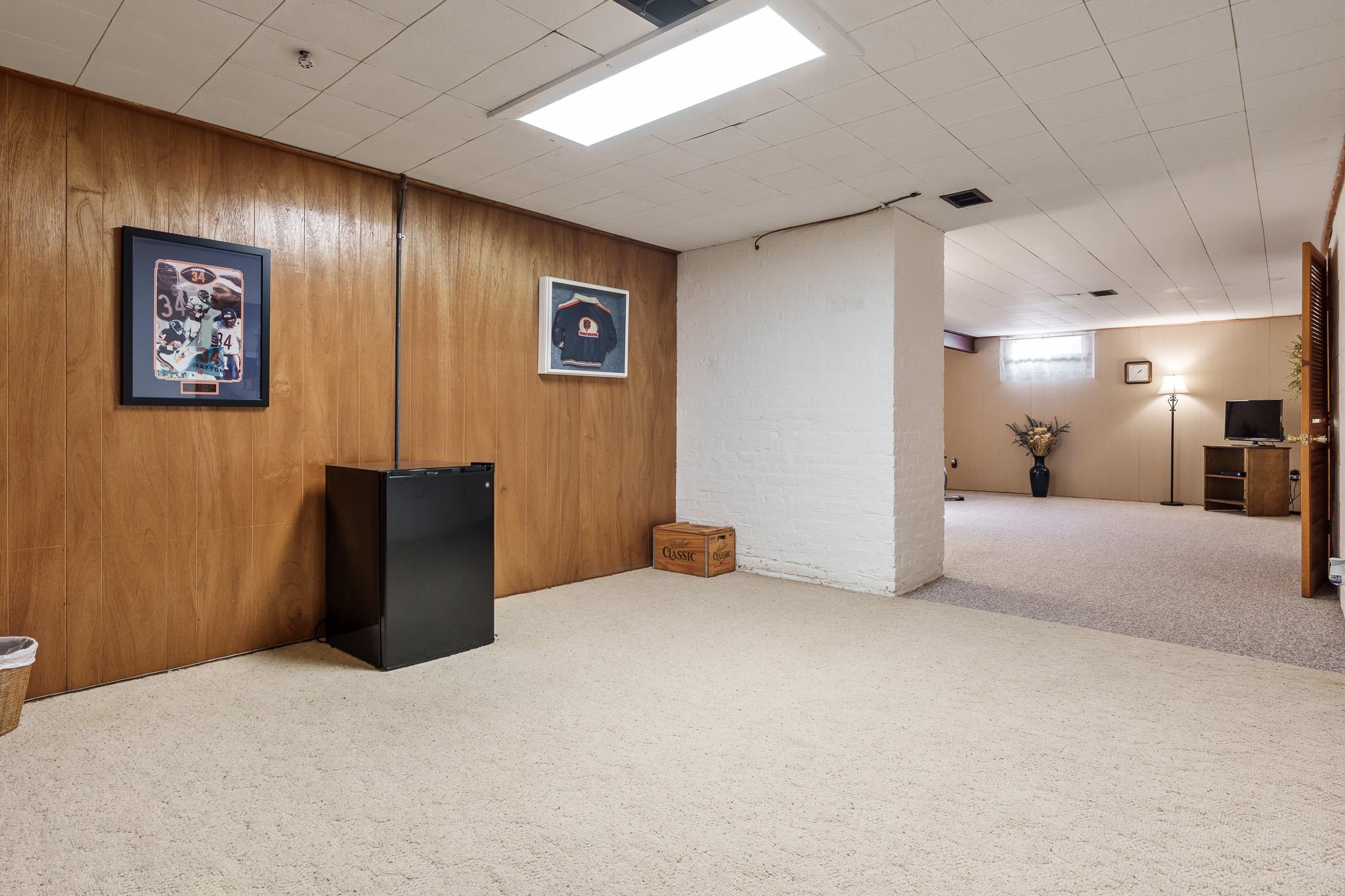 Rockford, Illinois 61107, United States, 3 Bedrooms Bedrooms, ,2 BathroomsBathrooms,Residential,Pending,12729