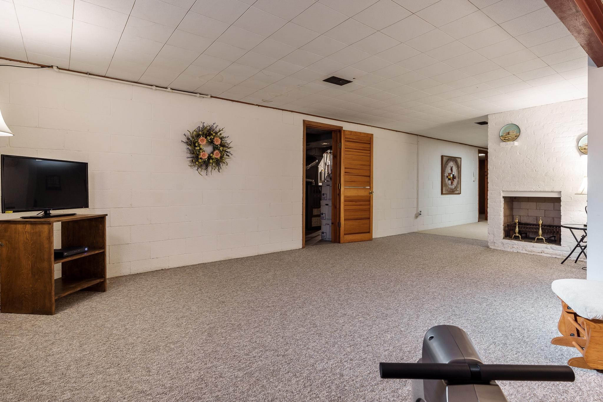 Rockford, Illinois 61107, United States, 3 Bedrooms Bedrooms, ,2 BathroomsBathrooms,Residential,Pending,12729