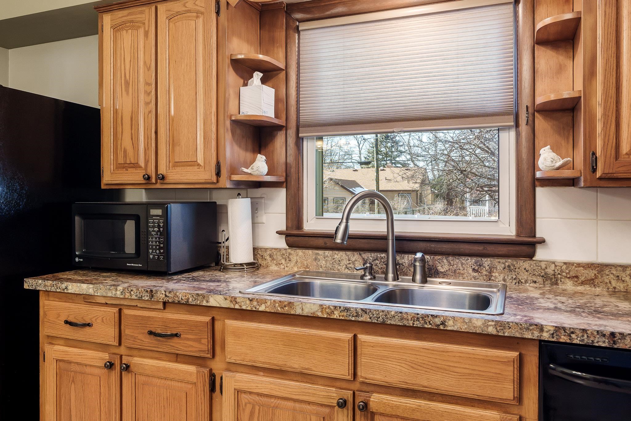 Rockford, Illinois 61107, United States, 3 Bedrooms Bedrooms, ,2 BathroomsBathrooms,Residential,Pending,12729