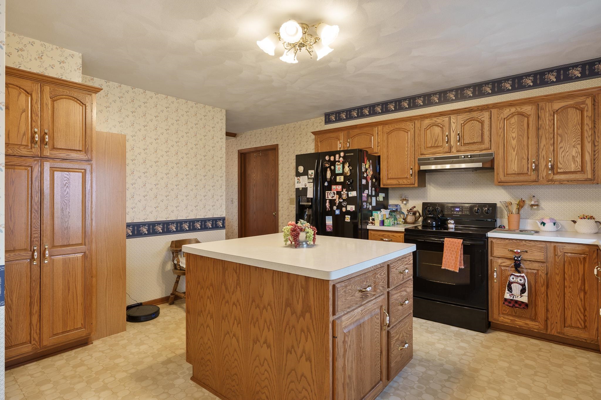 Caledonia, Illinois 61011, United States, 4 Bedrooms Bedrooms, ,3 BathroomsBathrooms,Residential,Active,168026