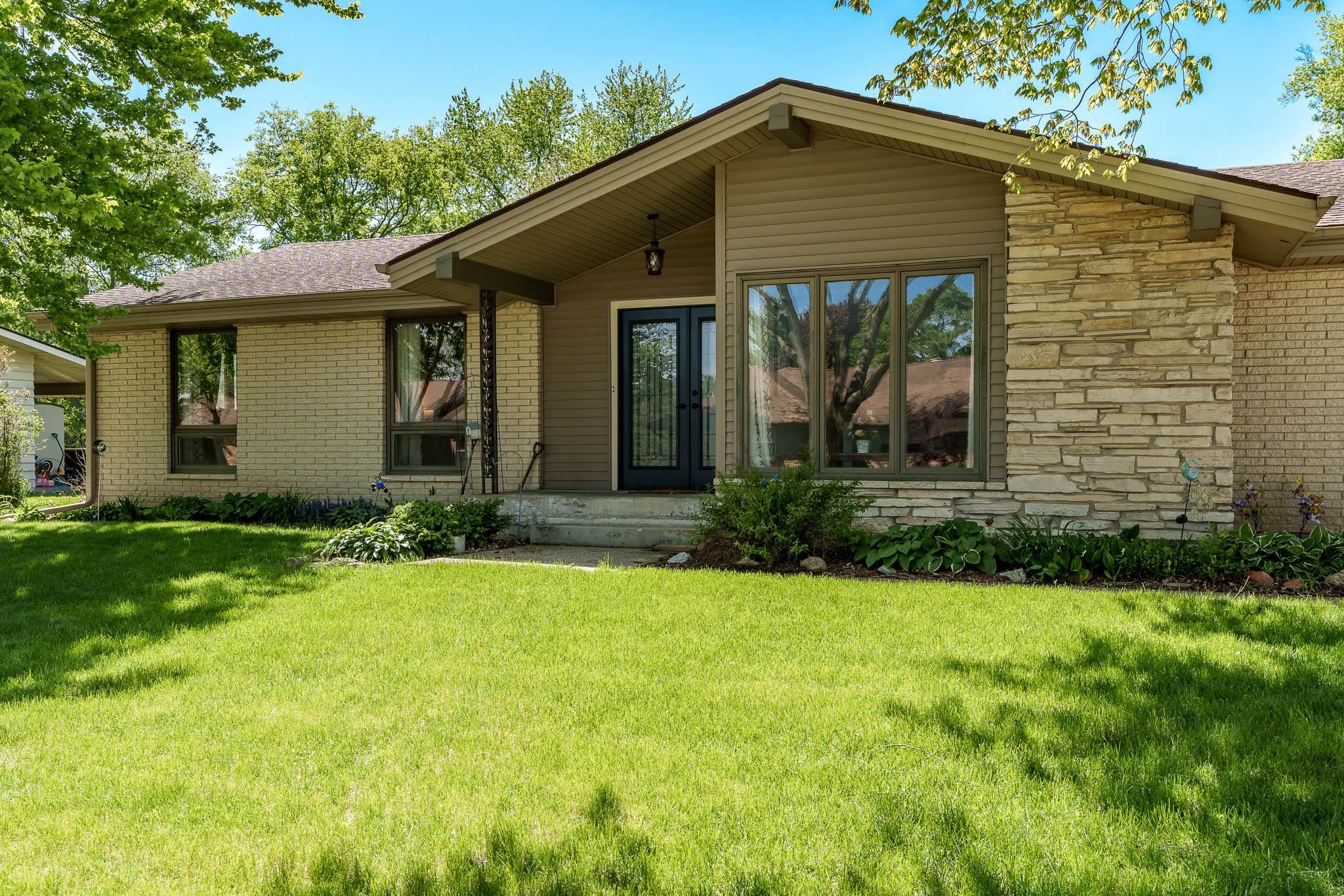 Rochelle, Illinois 61068, United States, 3 Bedrooms Bedrooms, ,2 BathroomsBathrooms,Residential,Pending,58496