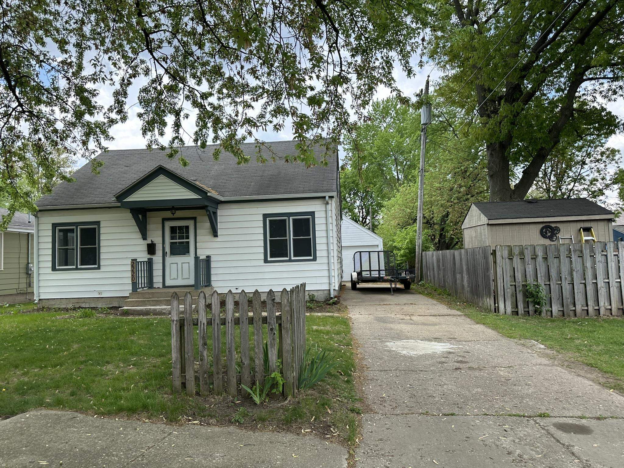 MLS: 202502464
