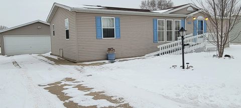 Homes For Sale - 5476 Ebonywood Lane<br/> ROSCOE, IL 61073