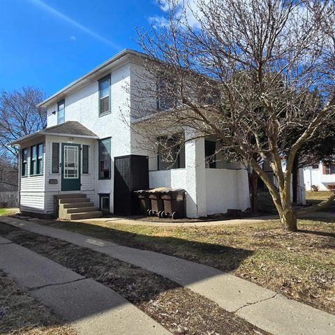 Multifamily For Sale - 1173 W Pleasant Street<br/> FREEPORT, IL 61032