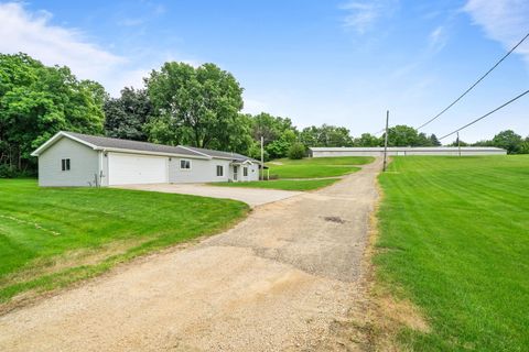 Homes For Sale - 165 S Blackhawk (8.97 Acres) Road<br/> OREGON, IL 61061