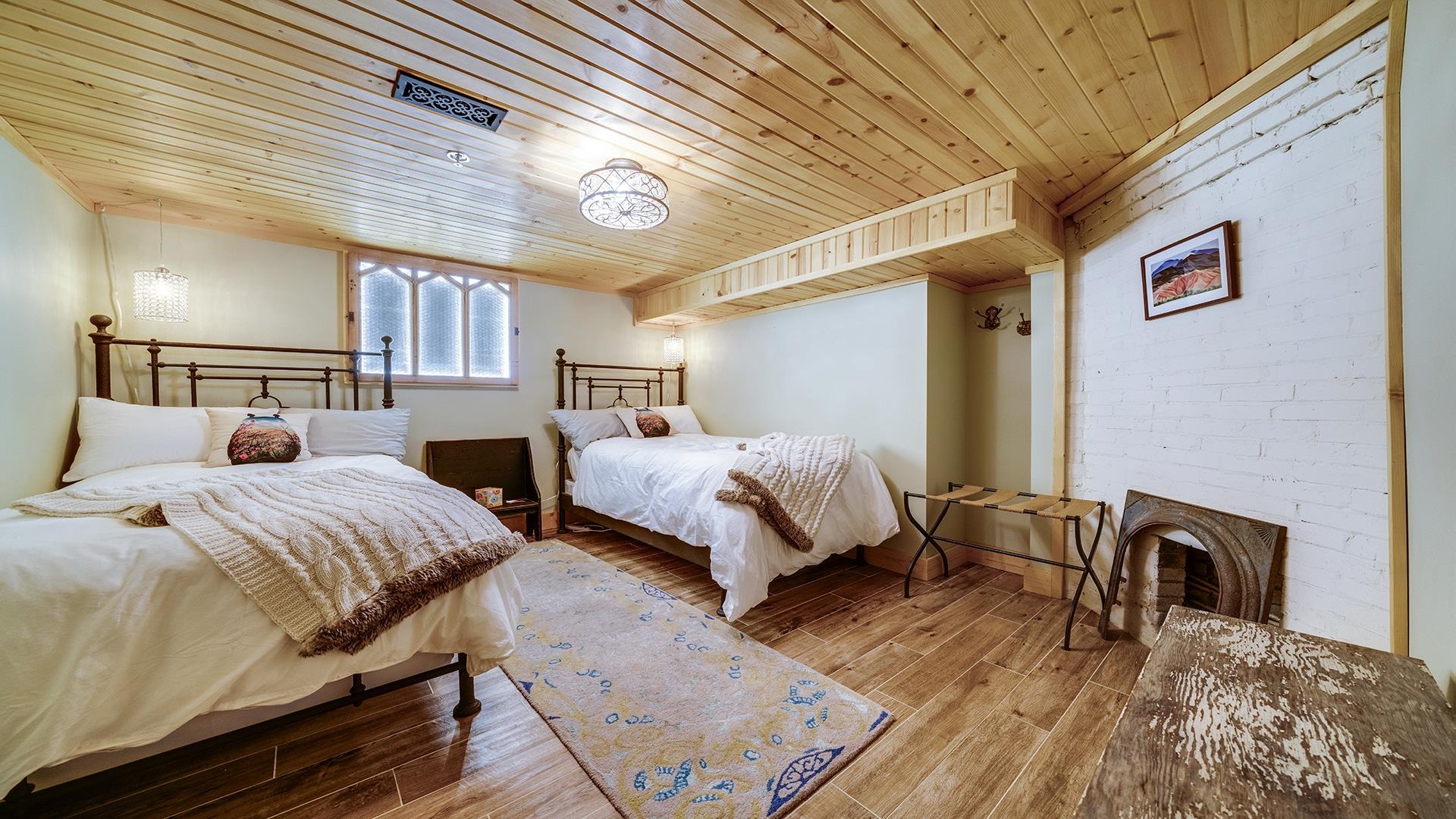 Franklin Grove, Illinois, 61031, United States, 9 Bedrooms Bedrooms, ,9 BathroomsBathrooms,Residential,Active,1965785