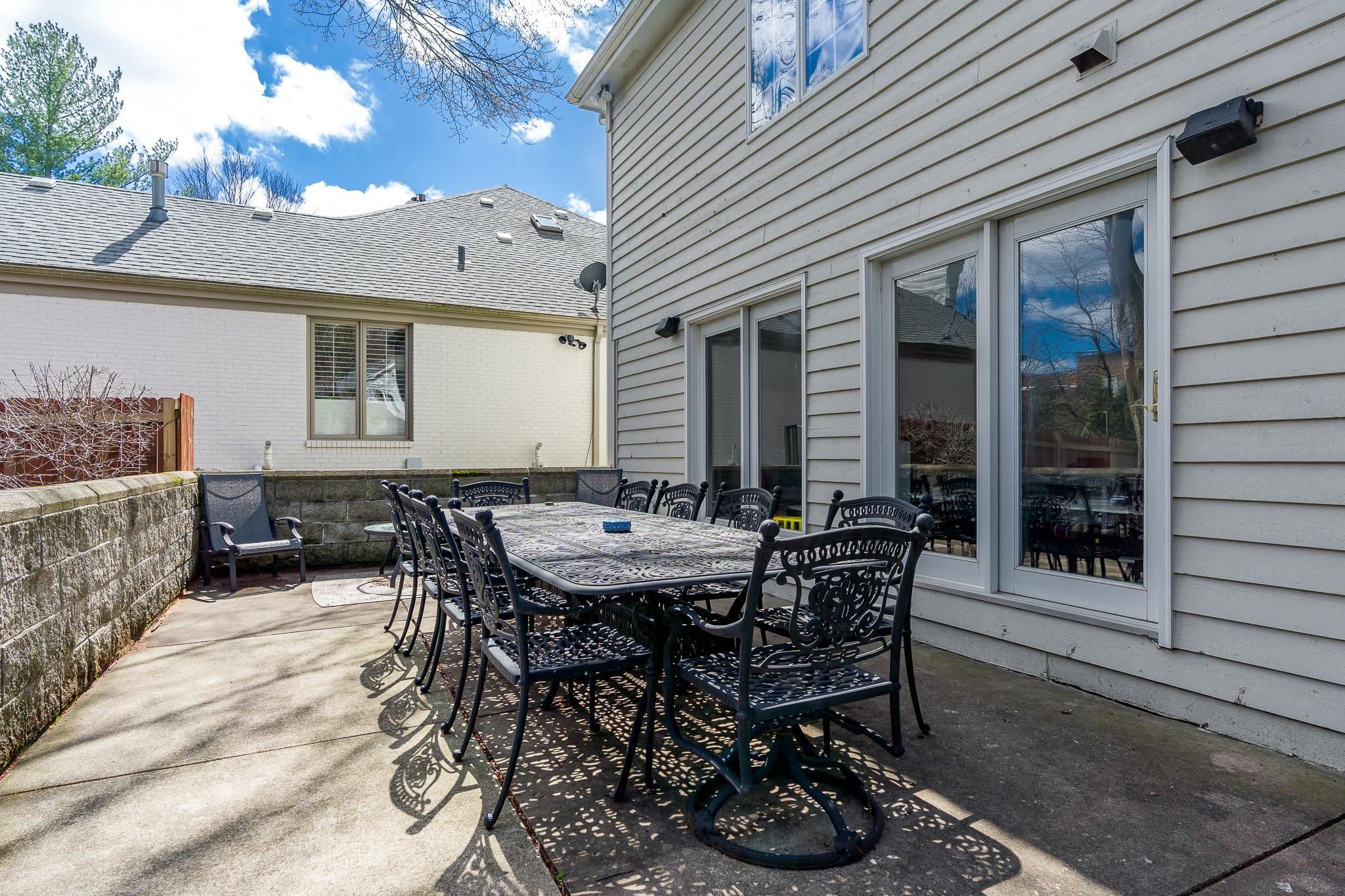 Rockford, Illinois 61114, United States, 4 Bedrooms Bedrooms, ,4 BathroomsBathrooms,Residential,Pending,61908