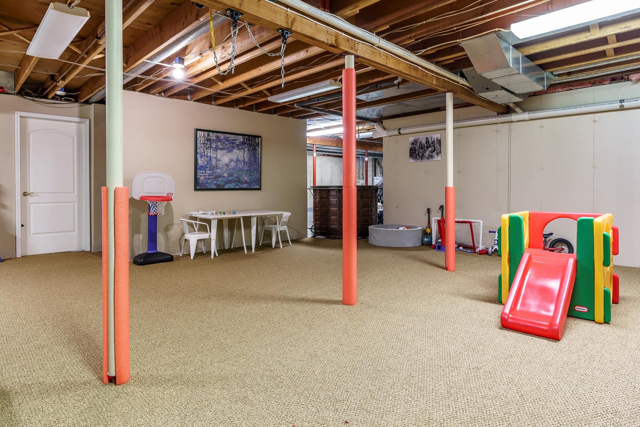 Rockford, Illinois 61114, United States, 4 Bedrooms Bedrooms, ,4 BathroomsBathrooms,Residential,Pending,61908